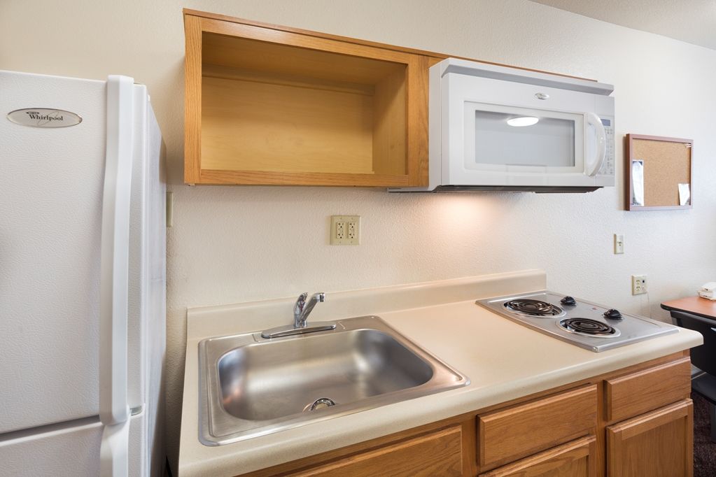 Woodspring Suites Springfield Room photo