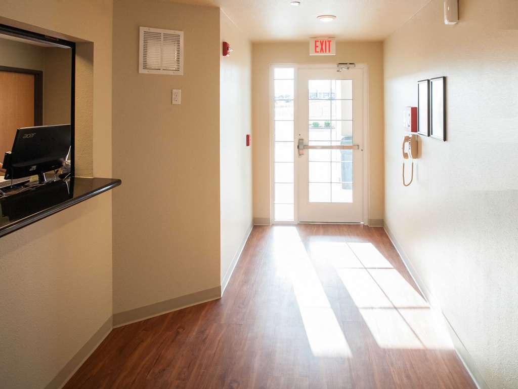Woodspring Suites Springfield Interior photo