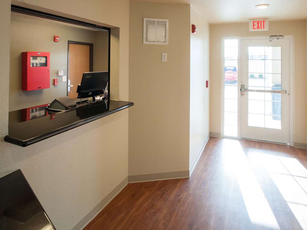 Woodspring Suites Springfield Interior photo